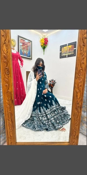 Blauw witte fluwelen anarkali