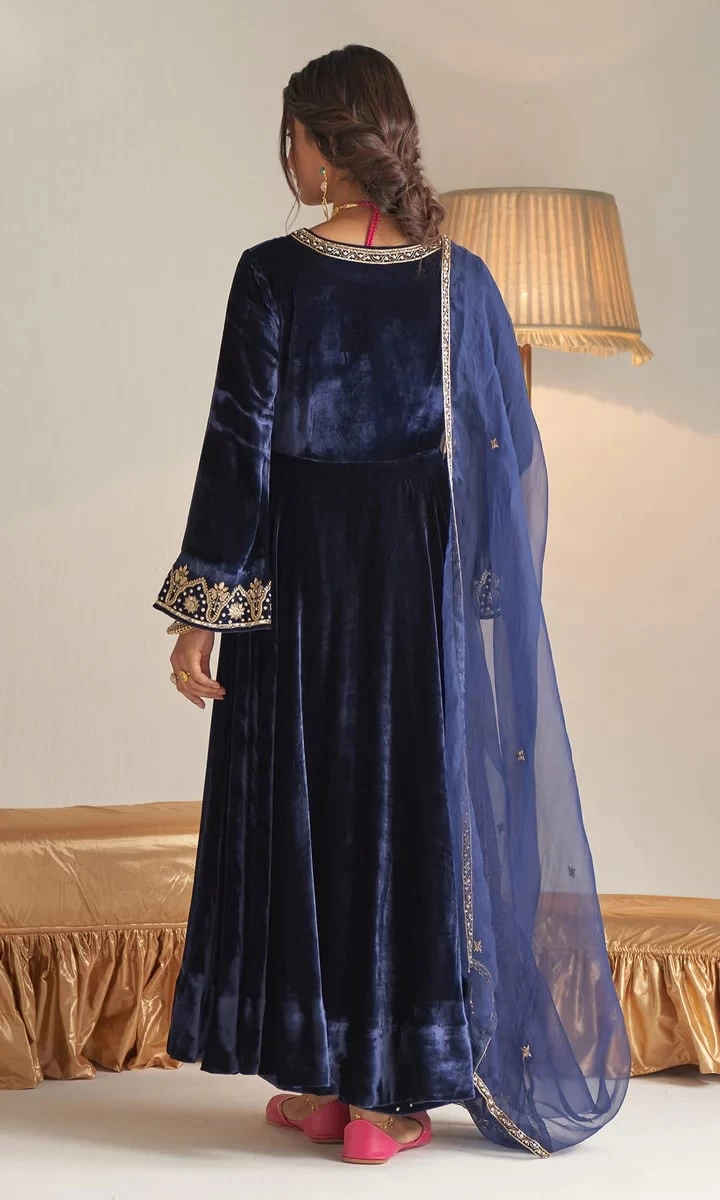 Fluwelen anarkali met fluwelen palazzo