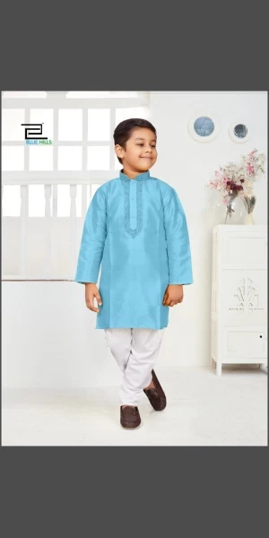 Kurta pyjama set met borduurwerk