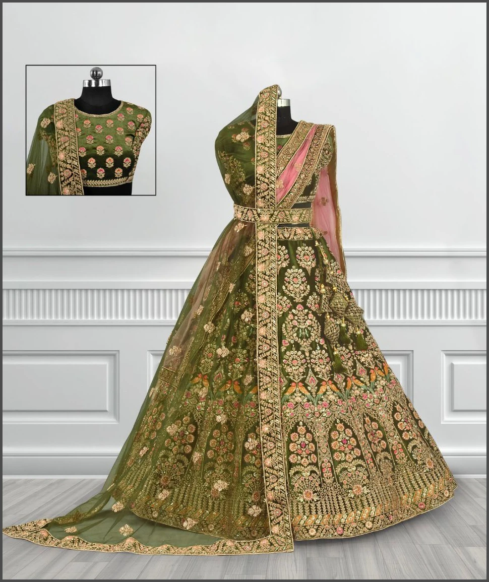 Zwaar fluwelen bruids lehenga